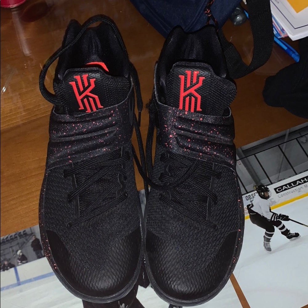 Kyrie 2s size 11